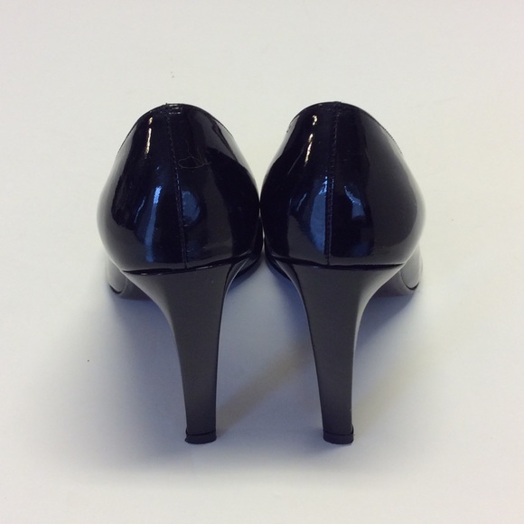STUART WEITZMAN Black Patent Leather Pumps Size 6 - Picture 6 of 7